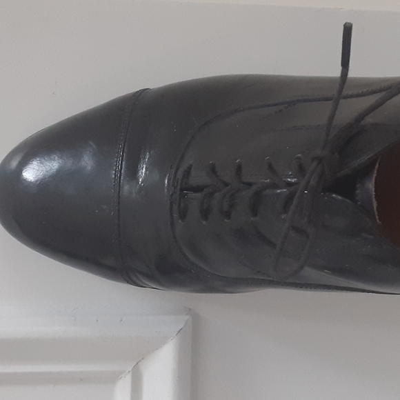 Shoes - Picture 6 of 8